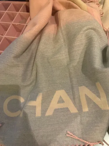 Lenço Lan Chanel novo maravilhoso