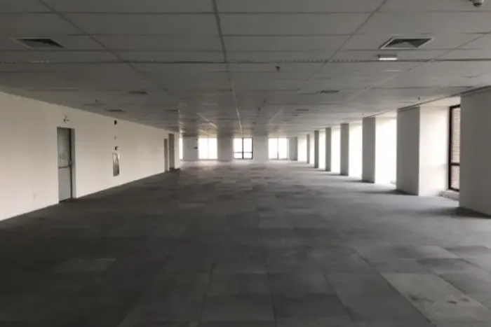 Sala comercial na Avenida Magalhães de Castro, N. 4800 - Conjunto 42 999 m²