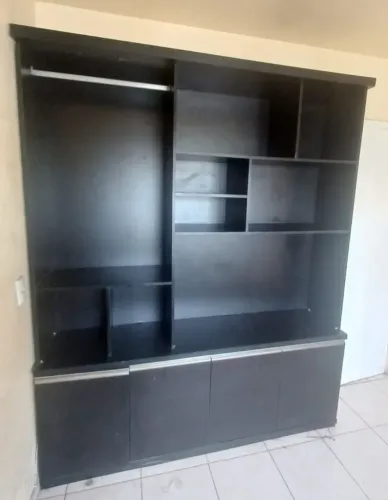 ARMÁRIO MULTIUSO EM MDF COM BALCÃO