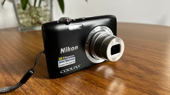 Câmera Digital Nikon Coolpix 20.1 MP - Funcionando Perfeitamente e Bem Conservada