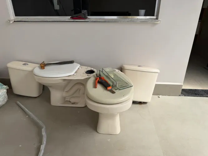 2 unidade de Vaso sanitário por 200,00