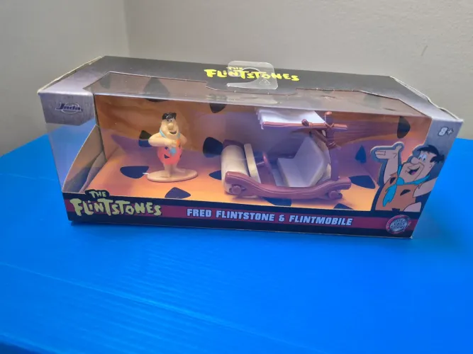 Fred Flintstone e Flintmobile