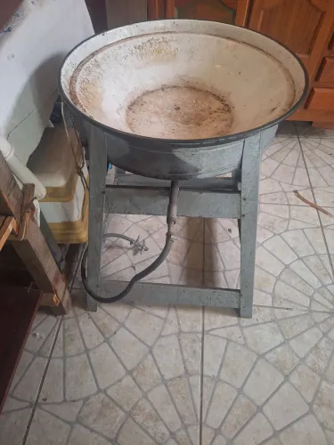 Tacho de pastel e fogão