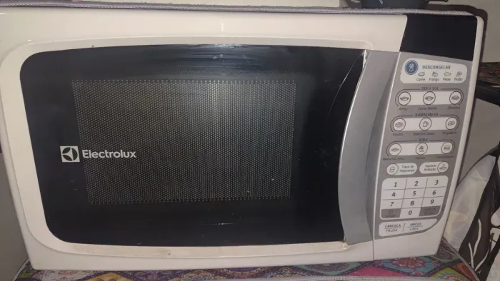 Micro-ondas Electrolux - R$ 260,00<br>