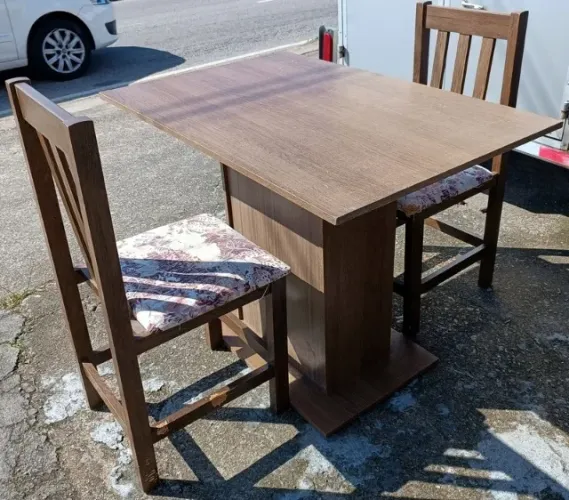 Mesa 2 cadeiras