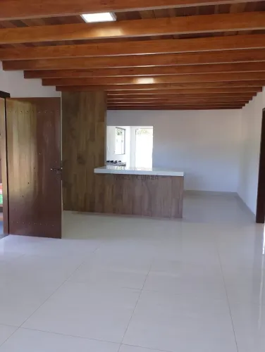 Vendo uma casa recém-construída no bairro Bom clima Chapada dos Guimarães MT