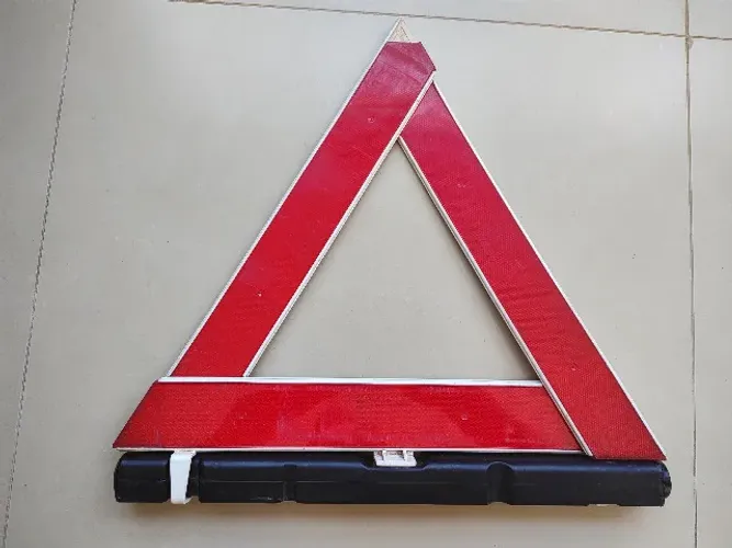 Triangulo Automotivo Pesado Sinalização Segurança p/ Carros Tecmold