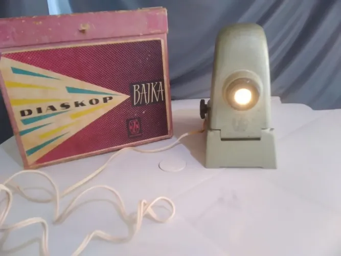 Projetor antigo DIASKOP BAIKA Com Caixa Original