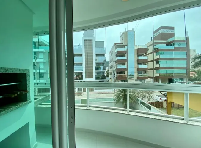 Apartamento de 2 quartos com sacada, 2 vagas em Palmas, Governador Celso Ramos
