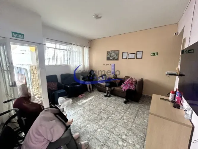 Espaçosa casa à venda em São Paulo-SP, Parque São Domingos: 03 quartos, 01 sala, 2 banheir