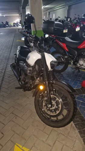 Moto custom Titanium 250 2025 shineya