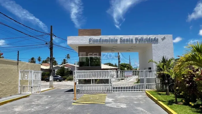 Casa à venda no Condomínio Santa Felicidade no Bairro Aeroporto - 3 quartos, 1 suíte, 2 va