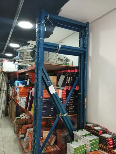 6 MONTANTE PARA PORTA PALETS 2,70 METROS + 20 longarinas de 2,60