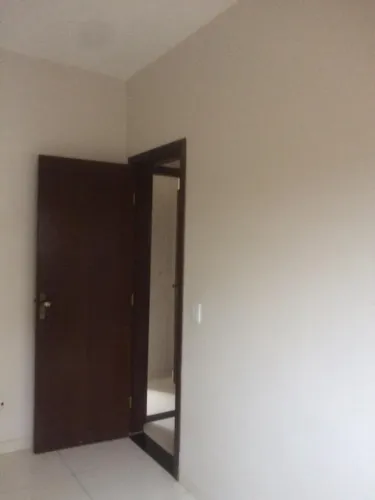 Oportunidade - Alugo apartamento de 2 quartos no Cândida Câmara - Prox ao Shopping
