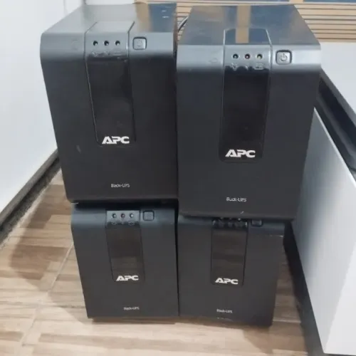 Nobreak APC Black UPS com defeito