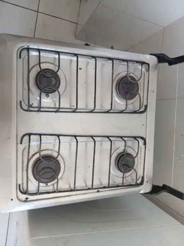 Fogão 4 bocas - forno funcionando