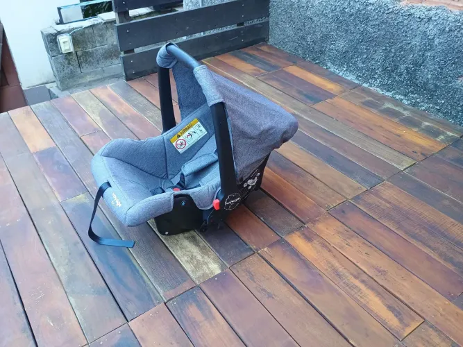 Bebe conforto Voyage Beta na cor cinza
