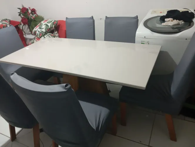 Mesa de seis cadeiras pra vende