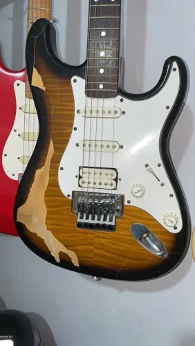 Guitarra fender japan