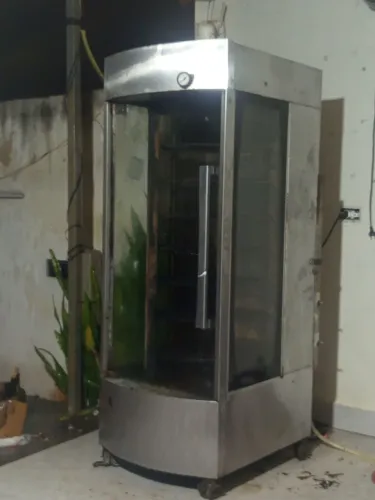 Máquina de assar frango