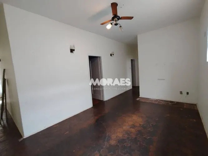 Casa com 3 quartos, 250 m² - venda por R$ 650.000 ou aluguel por R$ 3.400/mês - Centro - B