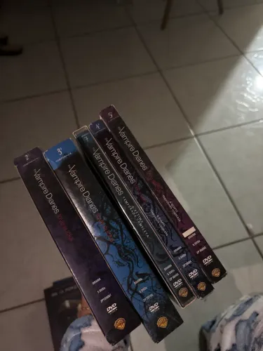 Kit dvd diários de um vampiro temporadas 2,3,4,5,7,