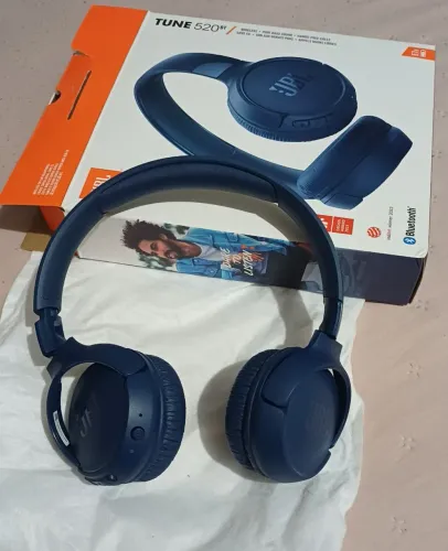 Vendo esse fone JBL sem fio tuner 520 bt