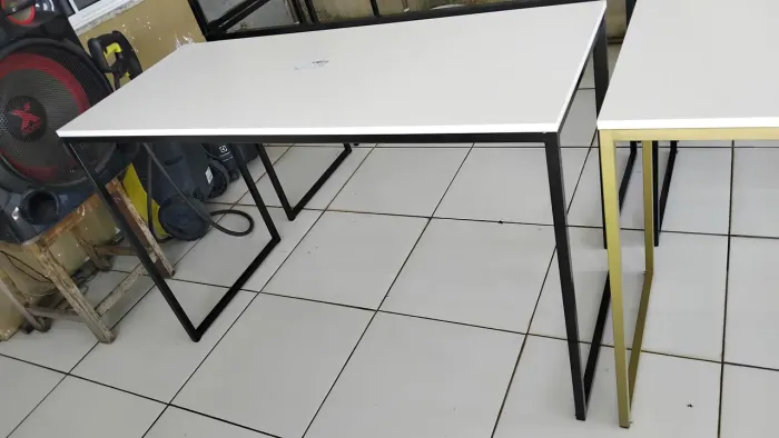 Mesa a pronta entrega 