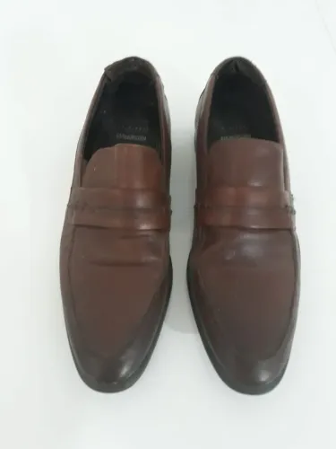 Sapatos couro ecológico marrom, série E