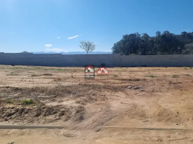 Terreno à venda no Residencial Sol Nascente em Pindamonhangaba