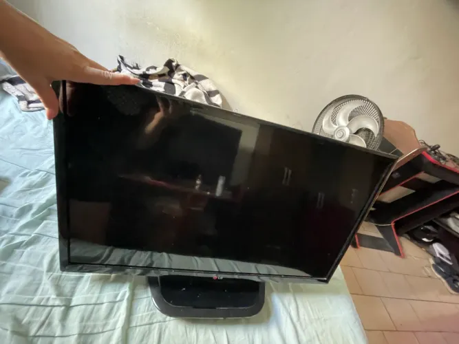 Tv 32 polegadas LG com controle