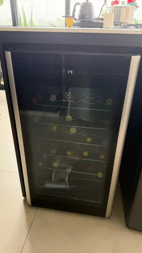 Adega Electrolux 34 Garrafas em perfeito estado