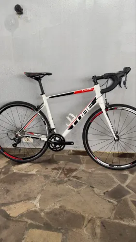 Bike Speed CUBE ATTAIN PRO - Tam 56 europeu (54/M BR) - 9,16 KG - Garfo Carbono