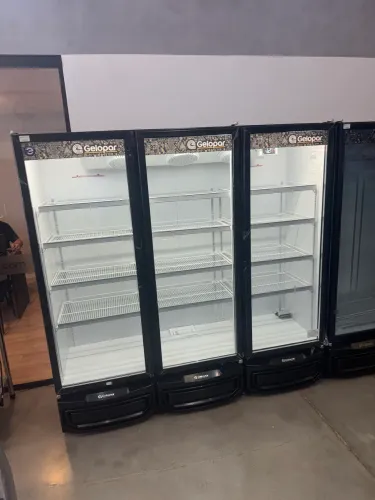 Refrigerador cerveja e carnes 3 portas Gelopar Novo