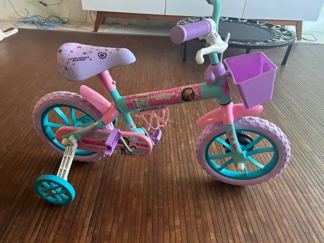 Biclicleta infantil semi nova estado de zero