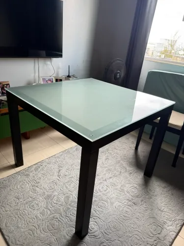 MESA COM 3 CADEIRAS