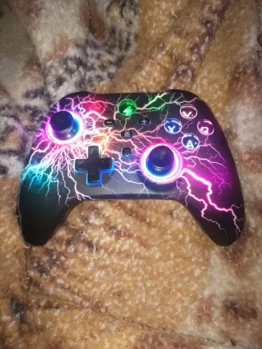 Vendo controle para jogar ultimate game pass tbm troco em Xbox one s aceito 