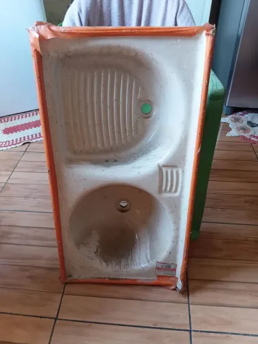 Vendo uma lavanderia e pilha para uso de lavagem de roupas e louças 
