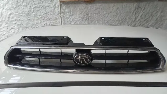 Grade Subaru Legacy GX 98 raríssima Tenho + peças de Subaru anos 90