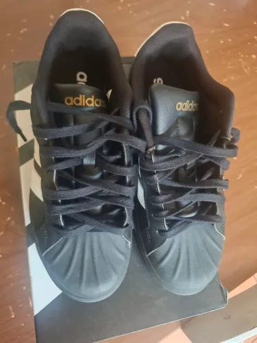 Tenis nunca usado,comprei pro meu filho mais ficou pequeno 