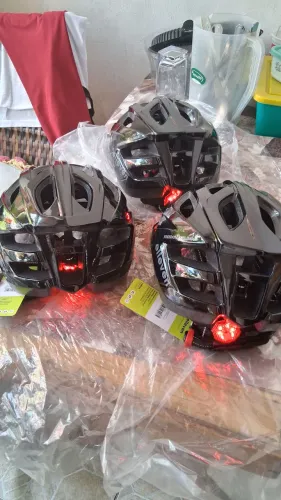 CAPACETE CICLISTA NOVO