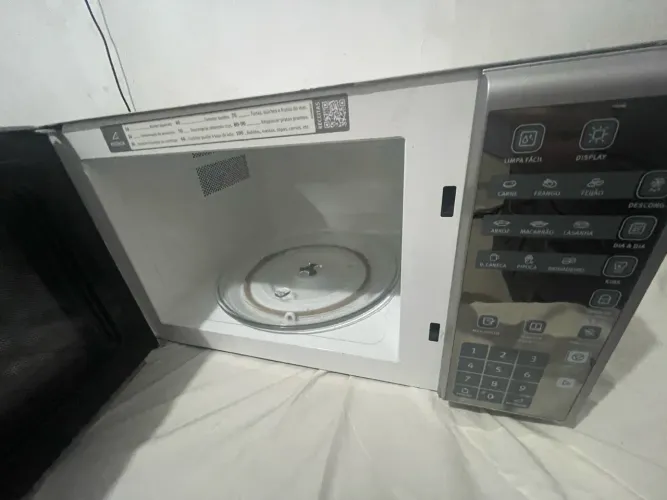 Microondas eletrolux 220v novinho