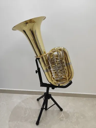 Tuba 4/4 Tokai TB-402L 5 Rotores em Dó - Laqueada - NOVA R$21900,00 - Aceito trocas