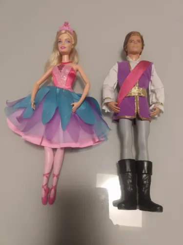 Casal filme Barbie e sapatilhas mágicas