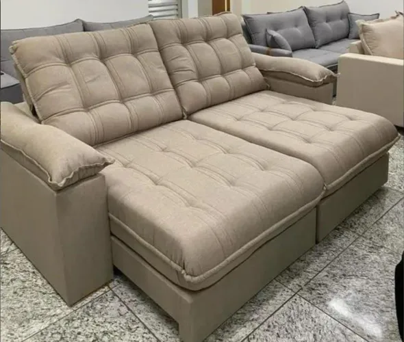 Sofá Modular reclinável e retrátil braços estofados