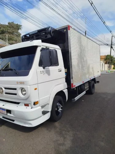 VENDO CAMINHÃO 3/4 VW 8-150 Delivery Plus - CÂMARA FRIA