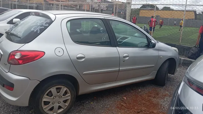 Peugeot 207 XR 1.4 Flex 8V 5P 2011