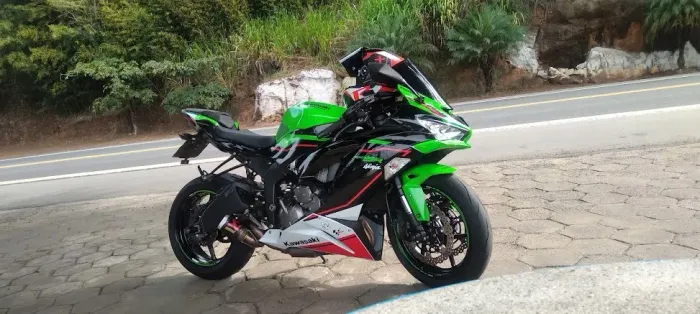 kawasaki ninja zx6r 636 ano 2022