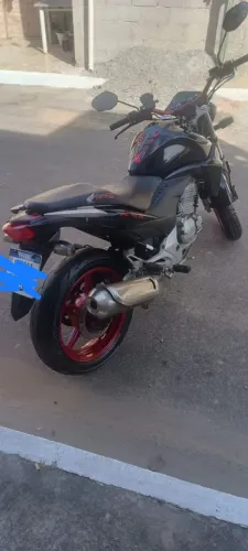 Vendo CB 300 impecável e conservada 