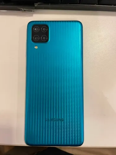 M12 Samsung
